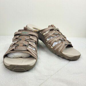 Skechers Outdoor Lifestyle Reggae Repetition tan slide sandals gorpcore beach 9